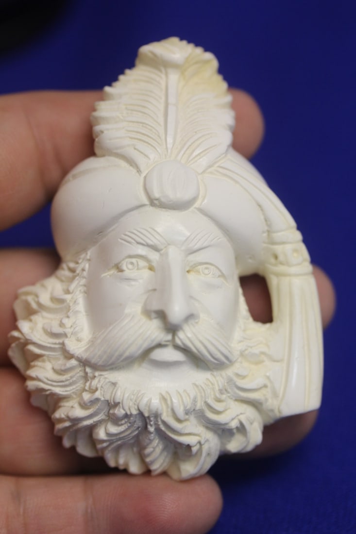 A Carved Meerchaum Head: 3" in length