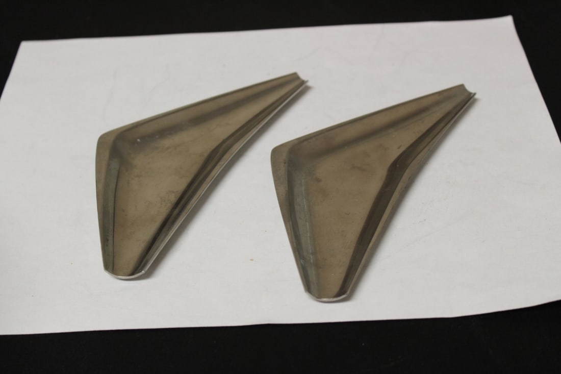 A Signed Sweden Gense Ashtray: Space age? Mid centuy modern? - A Pair of them - 6 1/4" straight line