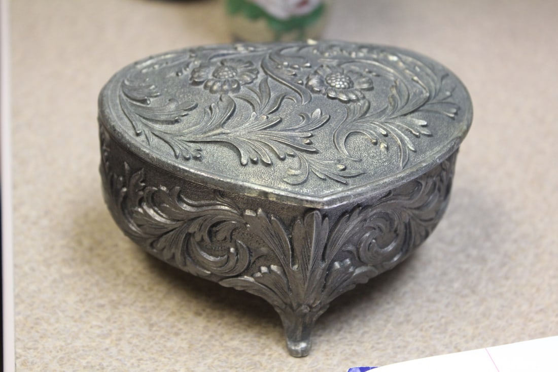Vintage Japan Metal Trinket Box: ornate - 4 3/8" across