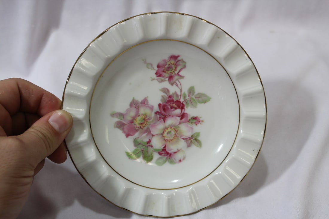 A German Trinket Dish: 6" in diameter