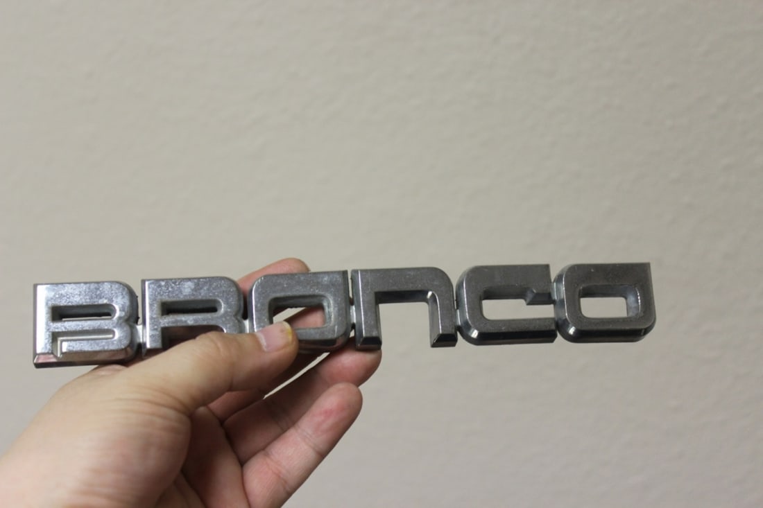 A Ford Branco Decal/Emblem - 3