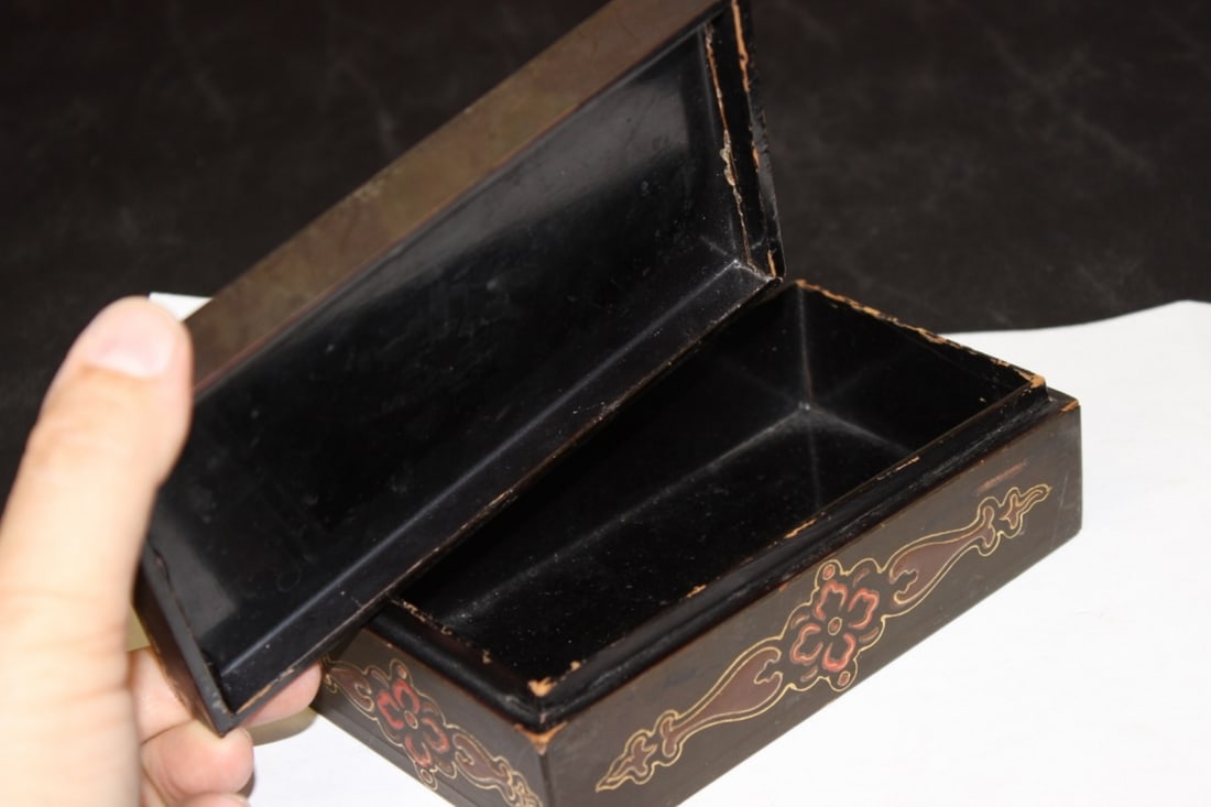 A Chinese Lacquer Box - 3