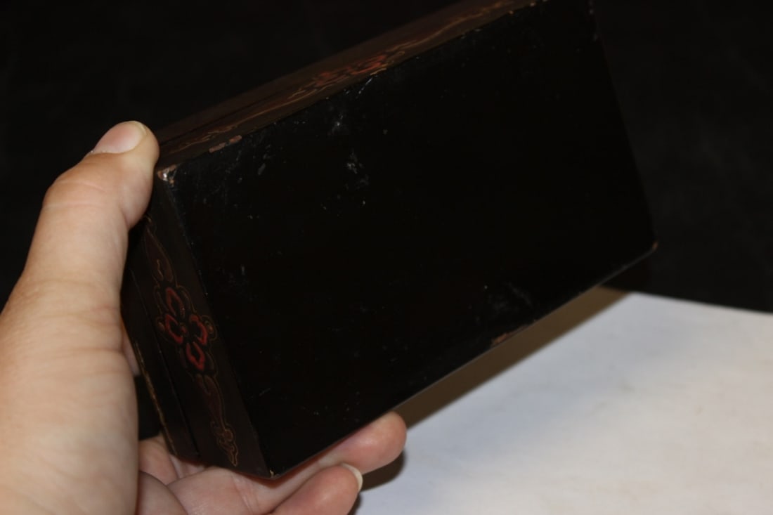 A Chinese Lacquer Box - 5