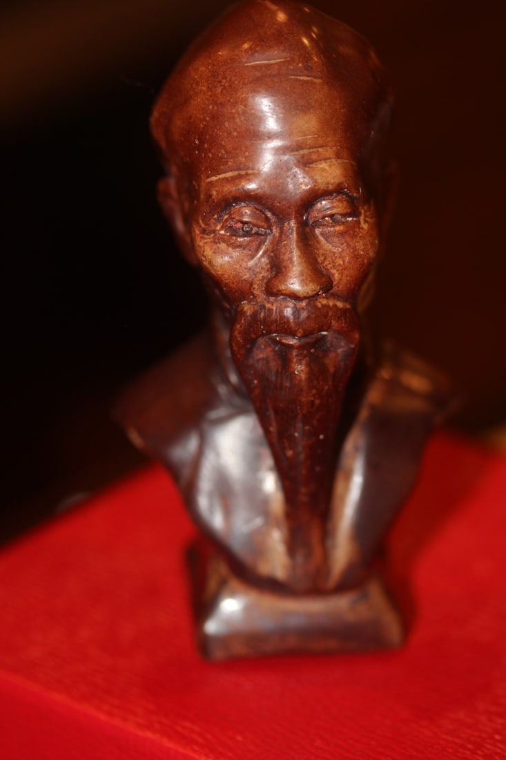 Chinese Carved Man: antique/vintage - appeared to be old, but exact age unknown - material seems to be some sort of ceramic? - 4" tall