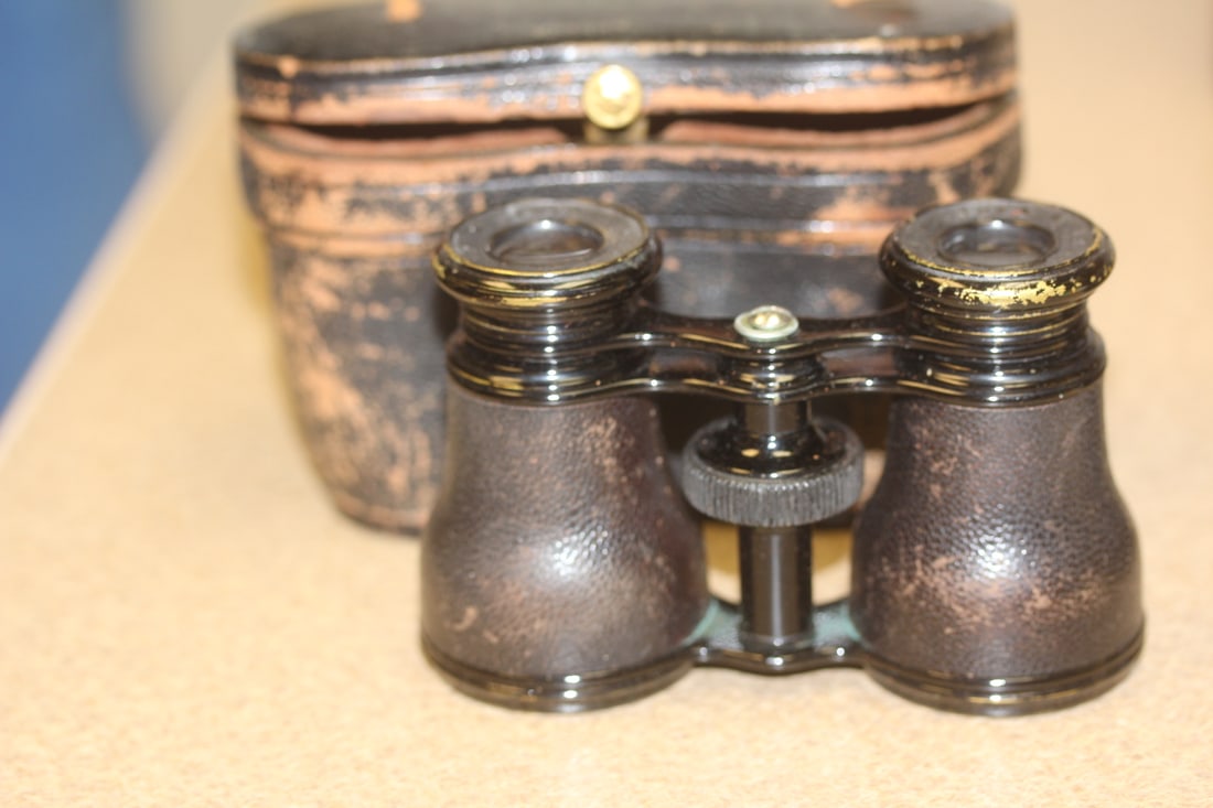 LeMaire Opera Glass: as shown