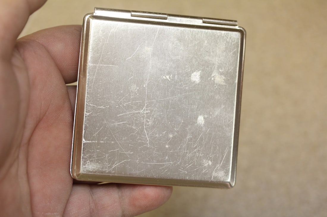 A Compact Duel Mirror - 6