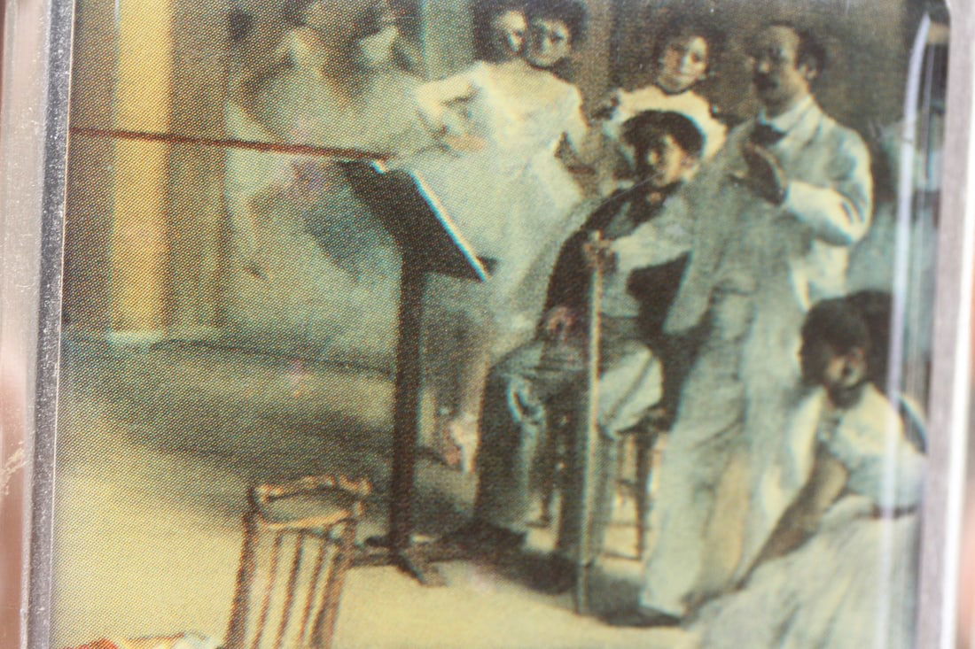 A Compact Duel Mirror - 7