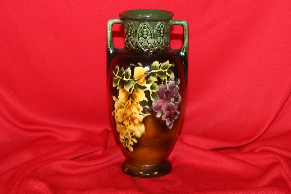 A Vintage/Antique Czechoslovakia Vase: 7" tall - lip possibly repaired