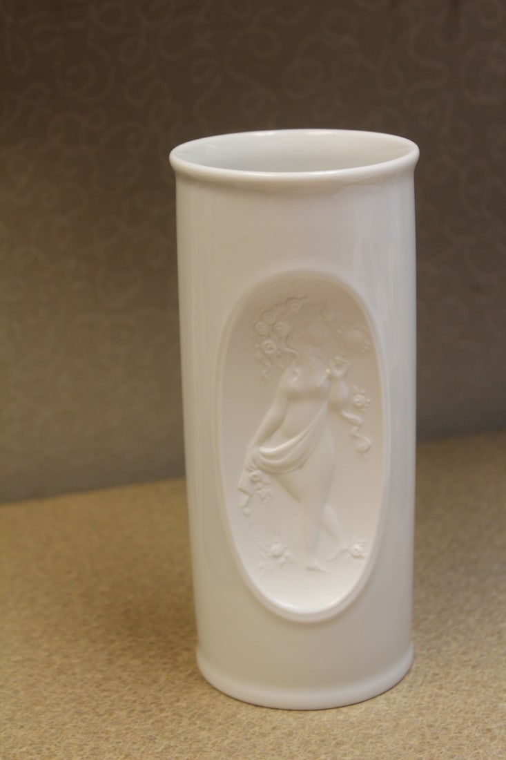 Rosenthal beaker vase: Rosenthal Bjorn Wiinblad, 6 5/8" tall, nude girl