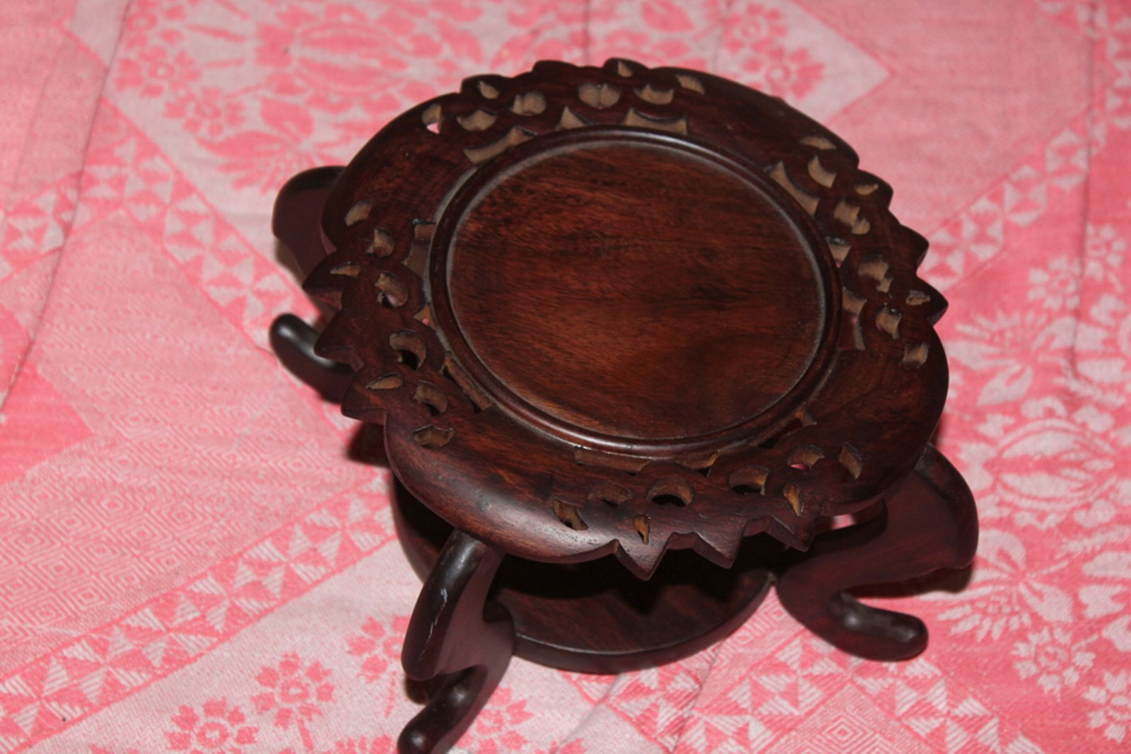 Antique / Vintage Chinese Vase Stand: 4" inside diameter. Overall diameter 6 1/2".