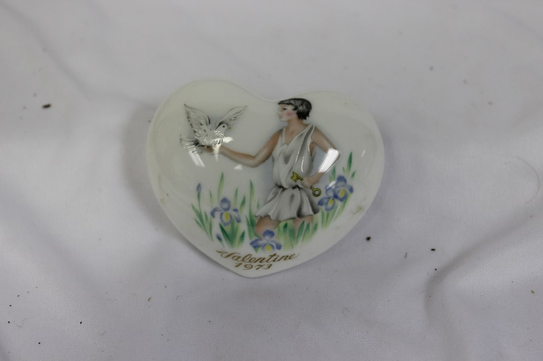 A Valentine Porcelain Heart: 3" across
