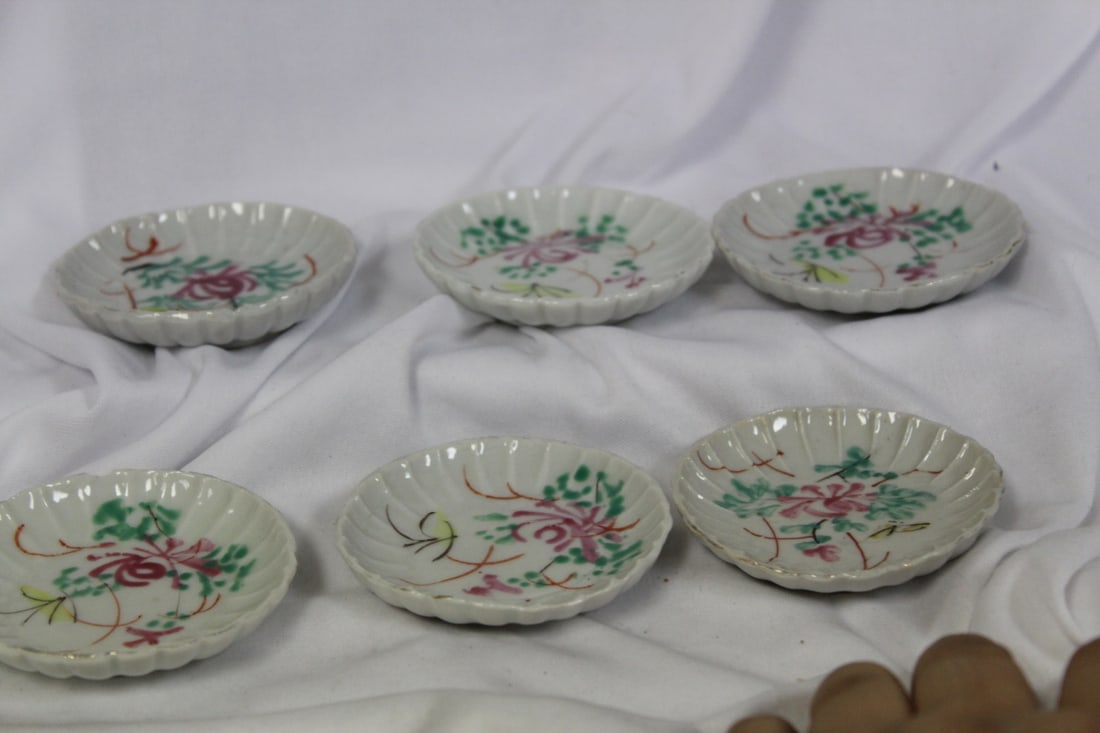 Lot of 6 Sauce Dishes: Old - either Chinese or Japanese - each measures 3 inches in diameter