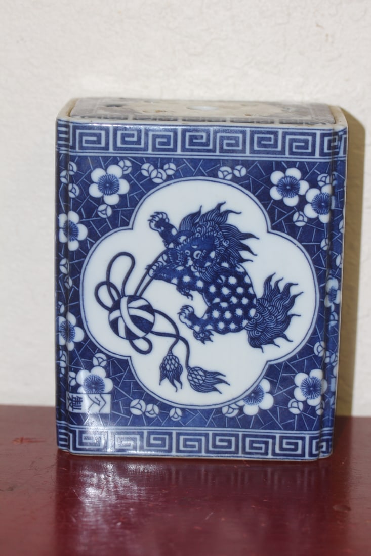 Chinese Kylin Motief Pillow: possibly a pillow or box - blue and white - 5" x 6" x 3 1/8"