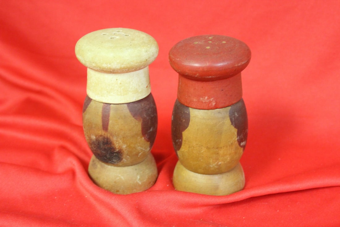 Set of Two Salt and Pepper Shakers: 4 1/8" tall