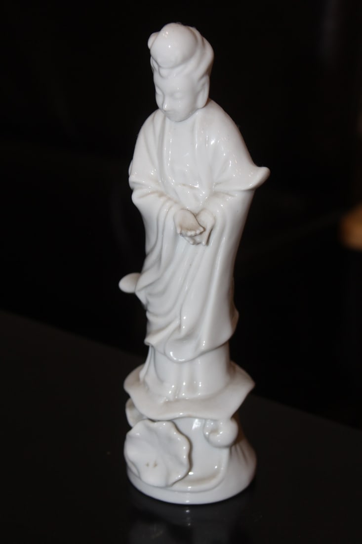 Chinese Blanc de Chine Kwan Yin: ceramic - 8 3/8" tall