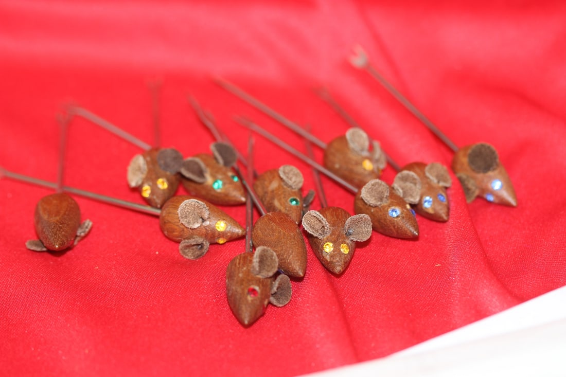 Set of 12 Hor O'Deuvres: Mouse form with leather ears