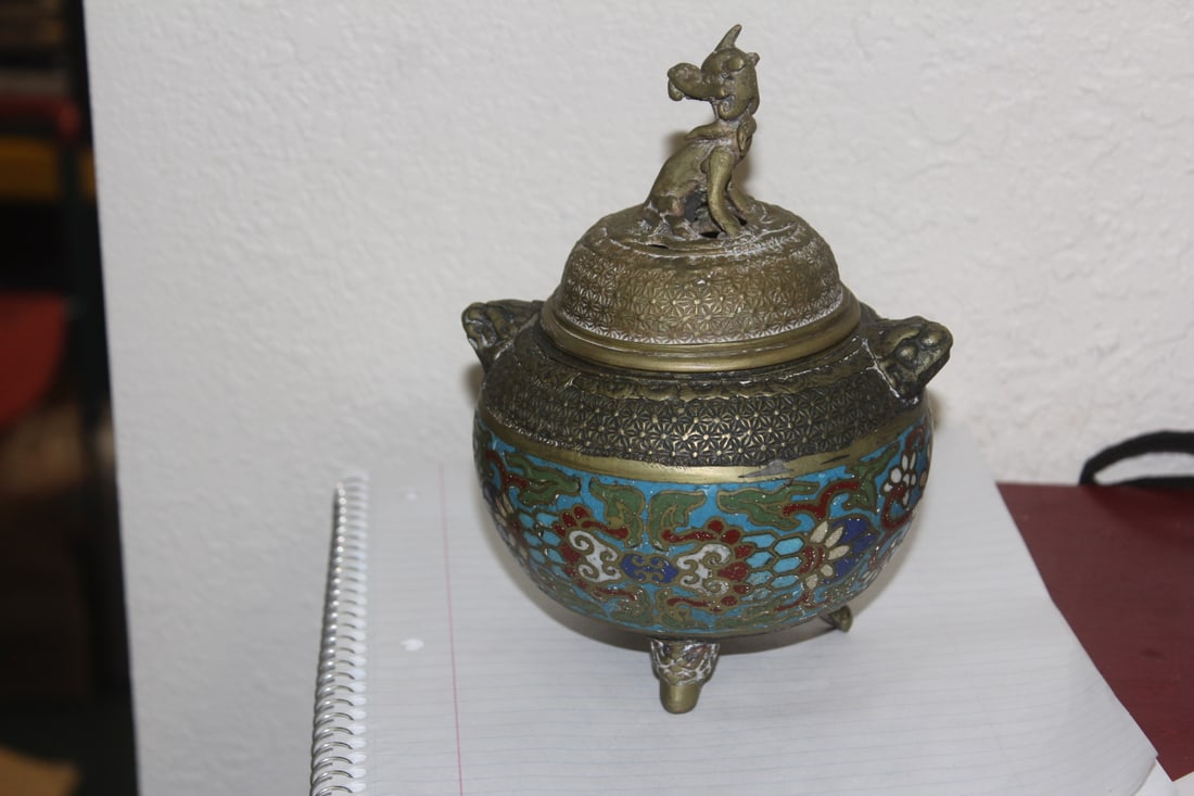 Antique Dragon Motief Cloisonne Censor: Chinese/Japanese/Asian - 7" tall