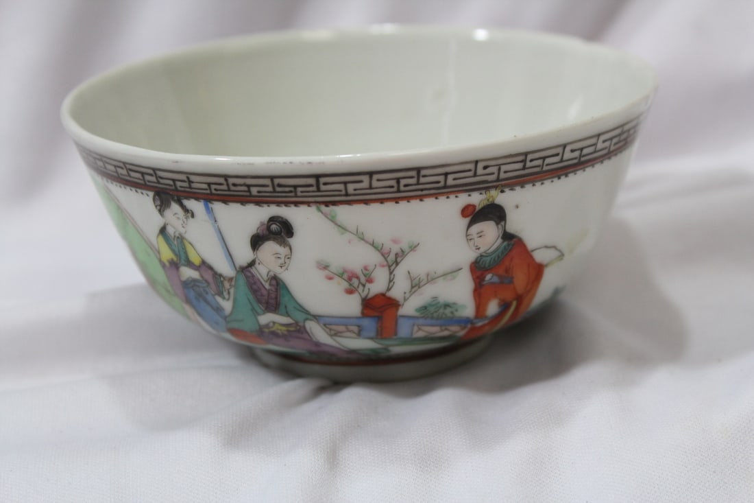 An Antique Chinese Bowl: makers mark - please note: one rim chip as shown - 4 1/2" in diameter