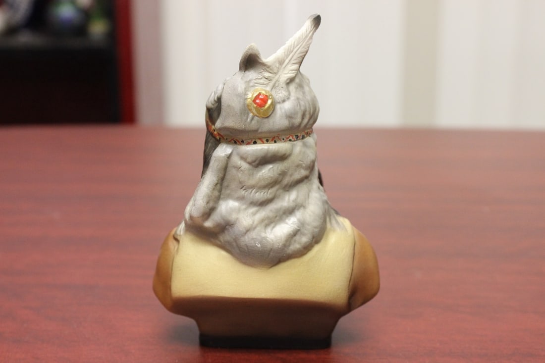 An Indian Ceramic Bust - 6