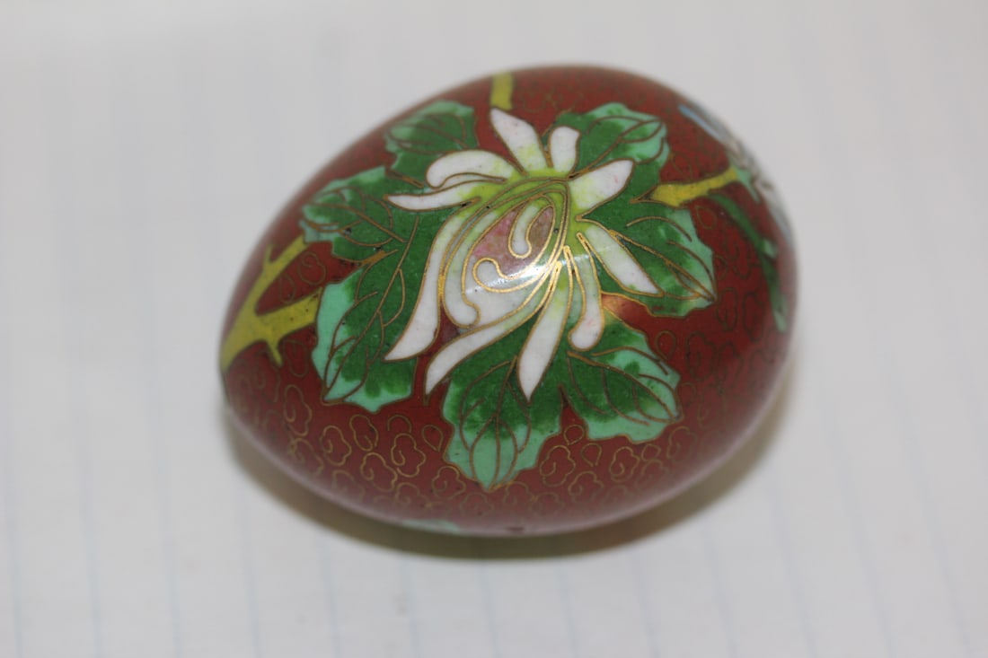 Chinese Cloisonne Egg: 2 1/8" across