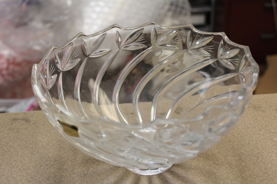 Poland Crystal Bowl: 9" in diameter