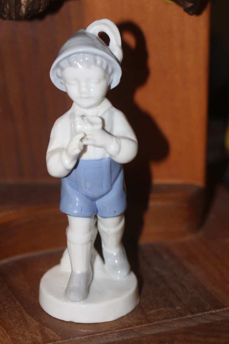 Small Bavarian Ceramic Figurine: 5 3/8" tall