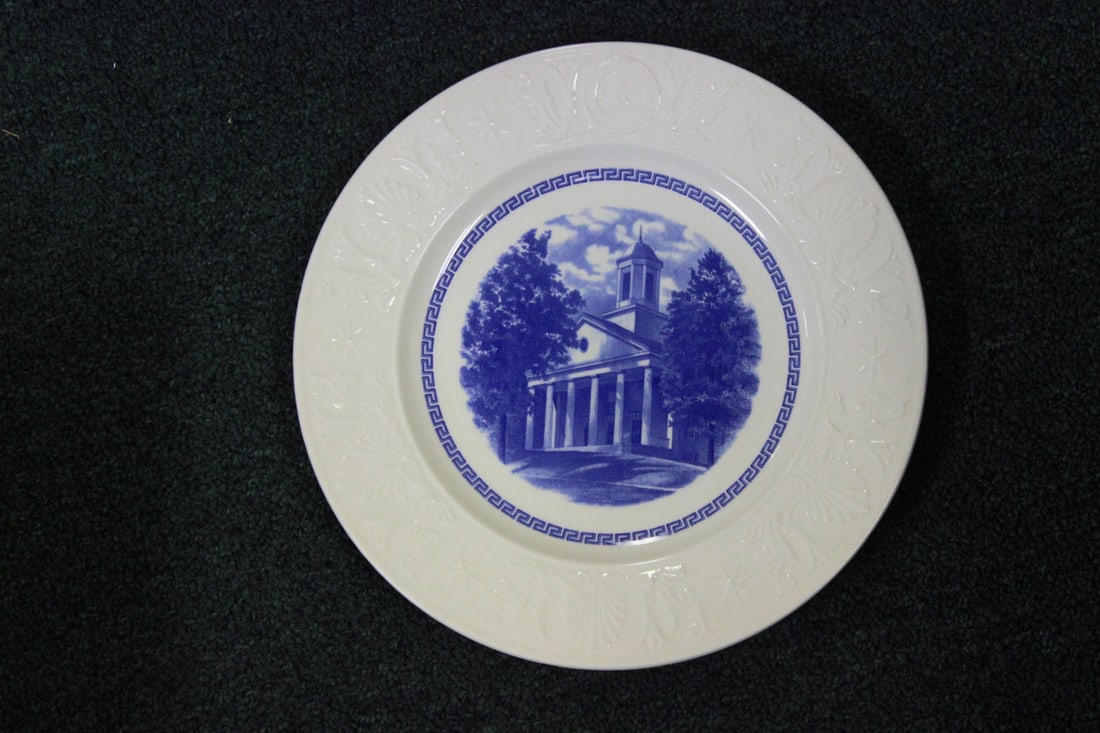 A Wedgwood College Plate: Amherst College, College Hall - 10 1/2" in diameter