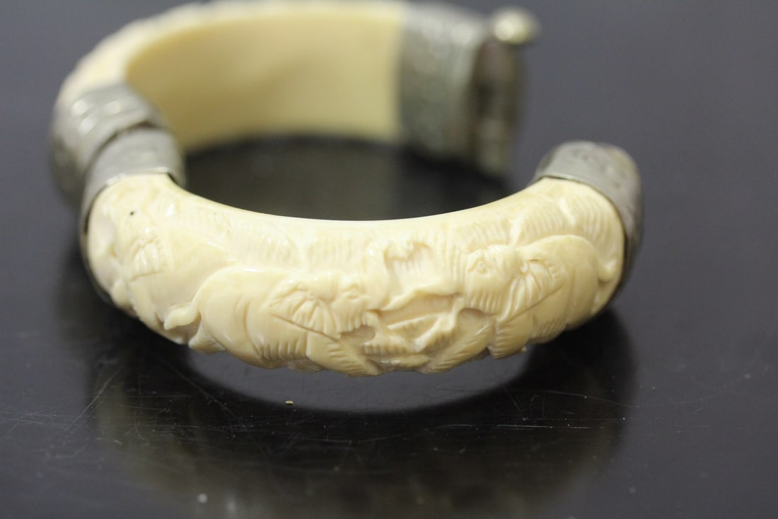 A Carved Bone Bracelet - 2