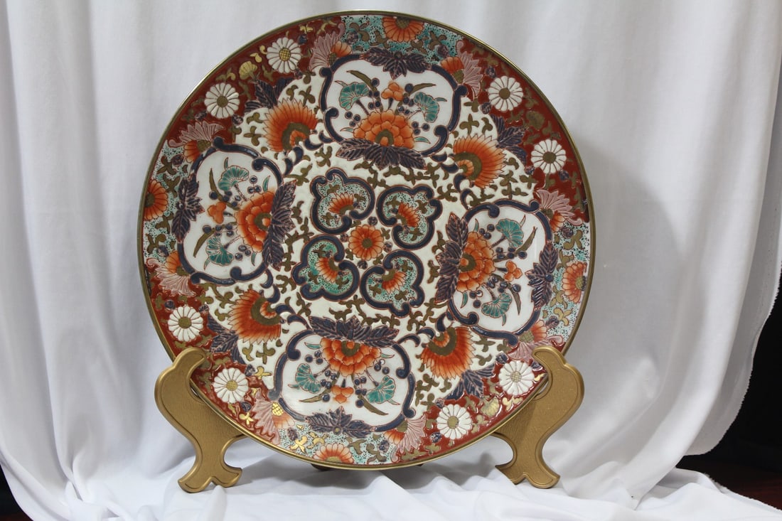 A Signed Chinese Charger: 10 1/2" in diameter