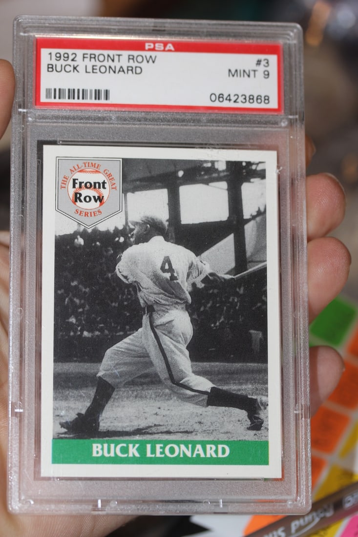 Graded 1992 Front Row Buck Leonard: PSA mint 9