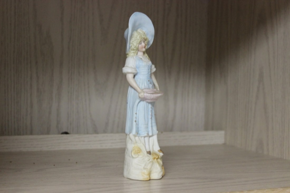 A Ceramic Lady - 7