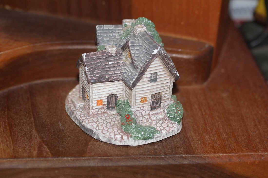 Cottage House - 2