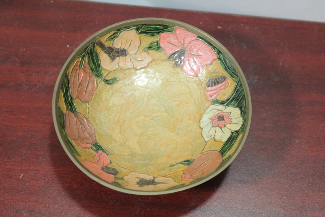 An Enamel Stem Bowl: 5 5/8" across
