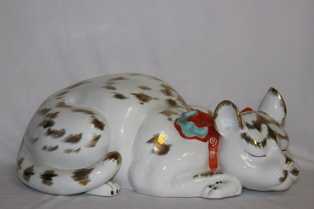 A Japanese Cat: most likely Kutani - life size - approximately 12 1/2" long