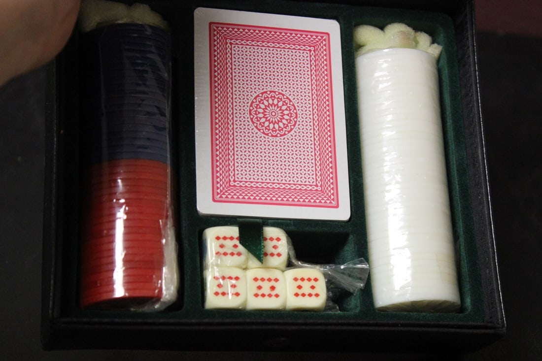 A Poker Set - 3