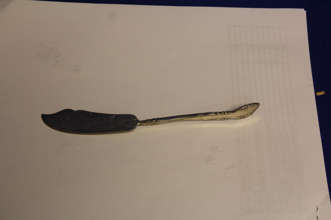 1800's Rogers and Brothers A1 Butterknife: silverplated - 8 inches long
