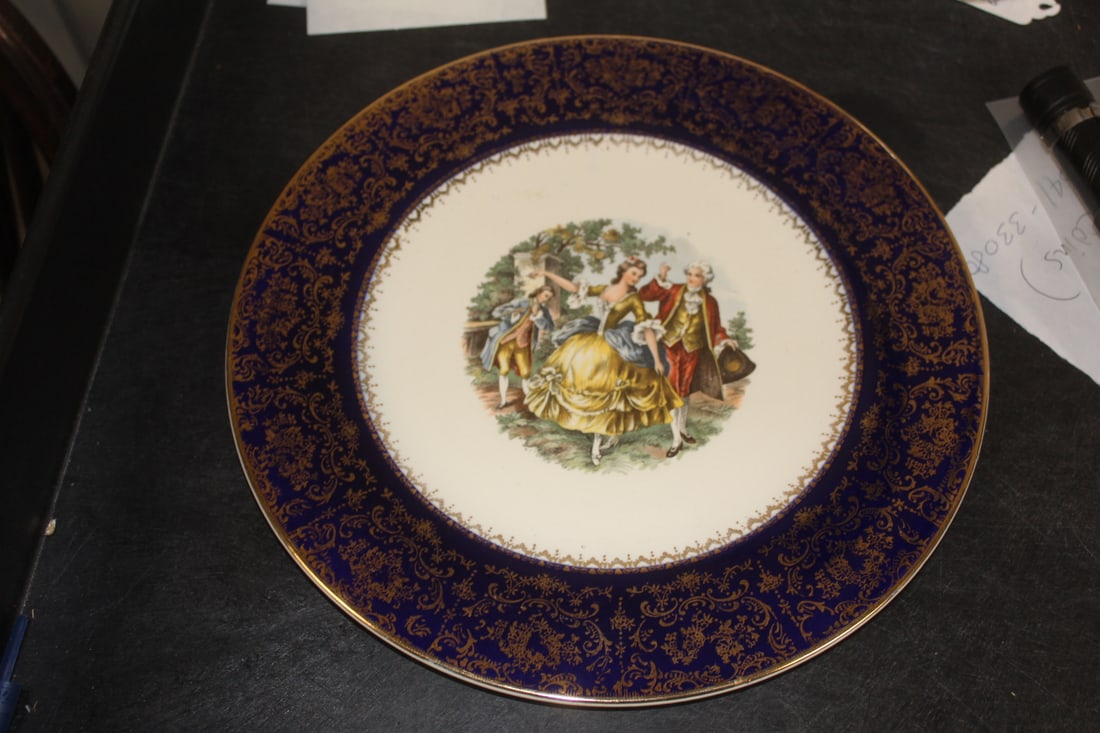 Imperial Pottery Plate: 10 7/8" in diameter
