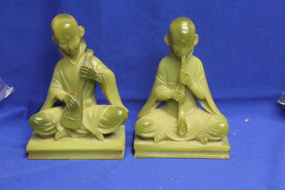 Set of Two Wony Italy Statues: well carved - 7" tall each