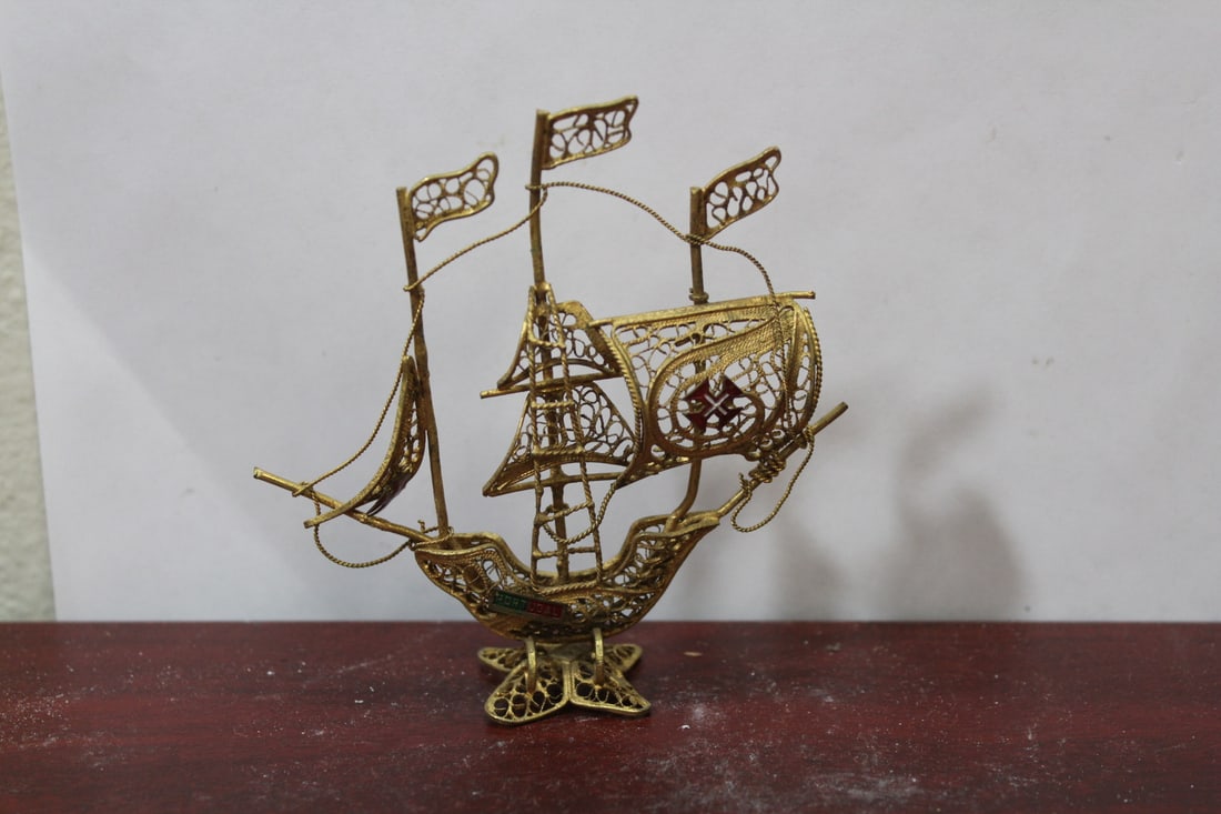 A Wire Boat: 4" tall