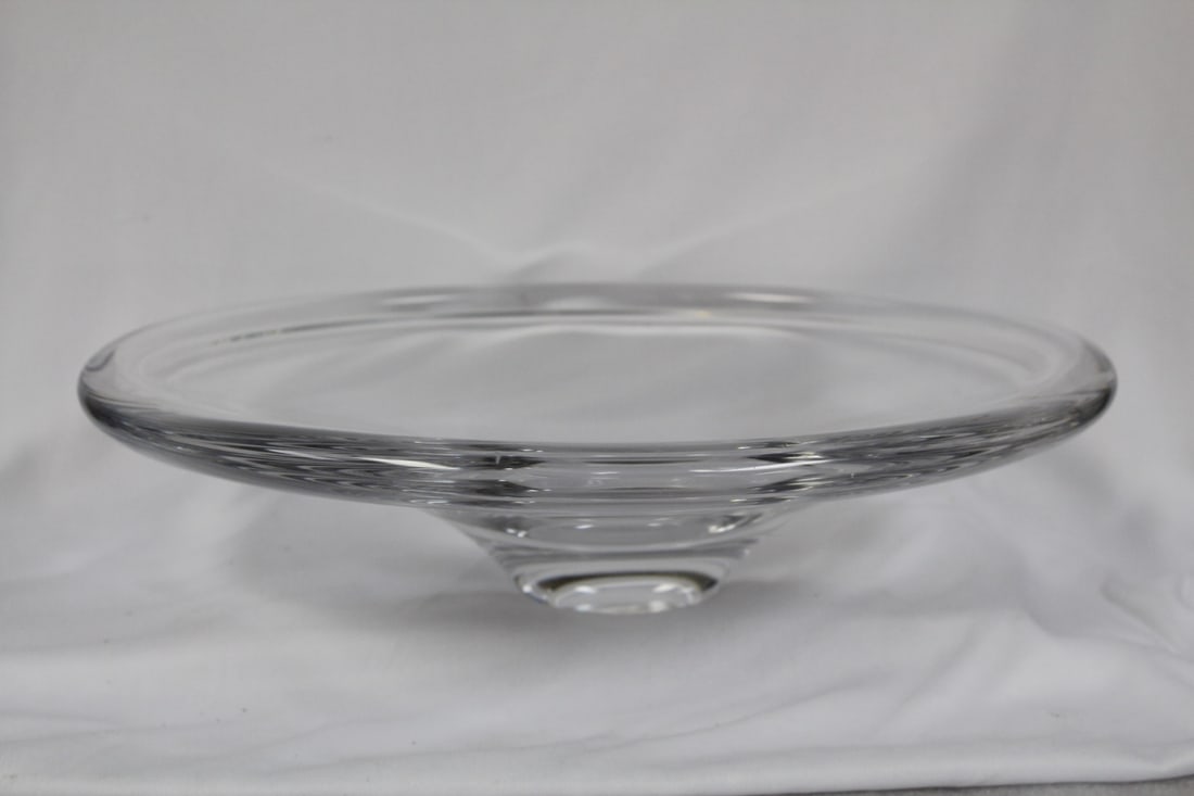 Art Glass Bowl: 14" in diameter