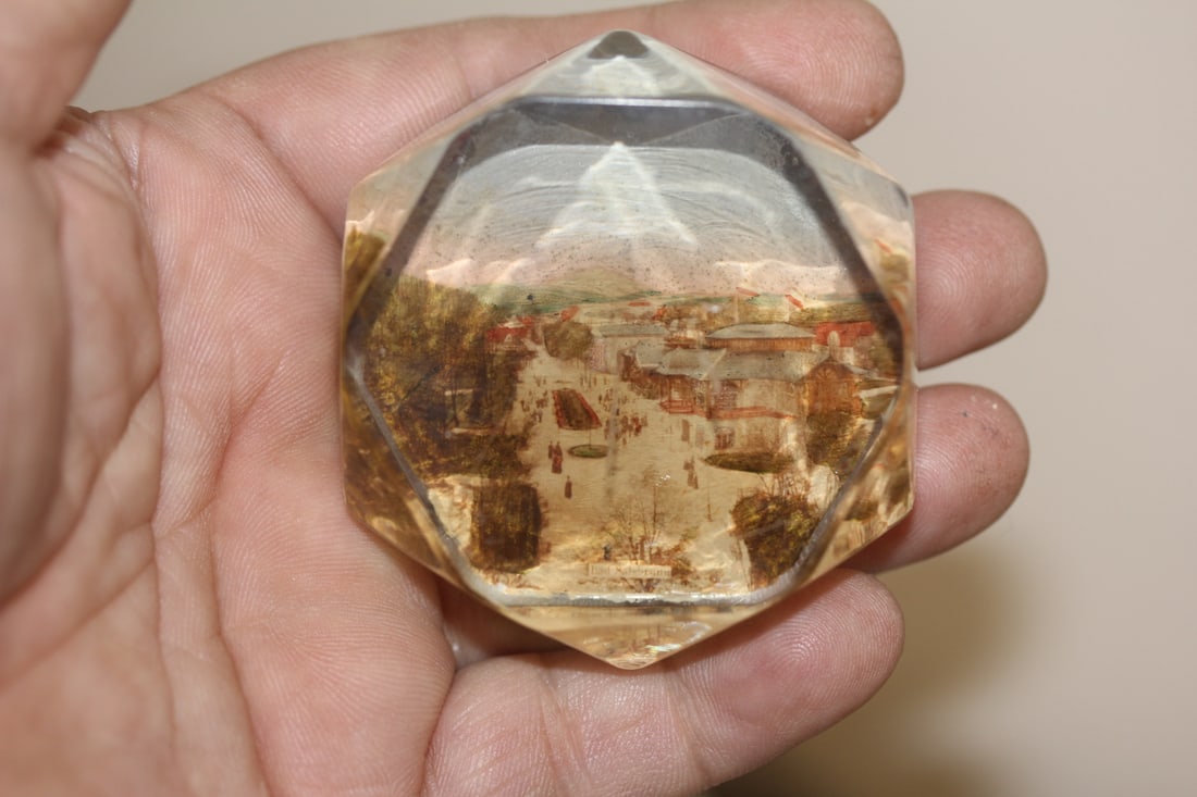 Vintage Lucite Paperweight: 2 1/8" in diameter