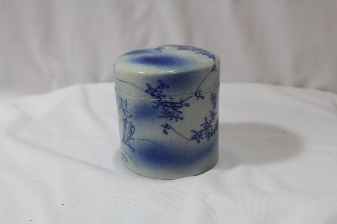 A Vintage Blue and White Cylinder Box: 3" tall - Chinese/Japenese/Asian