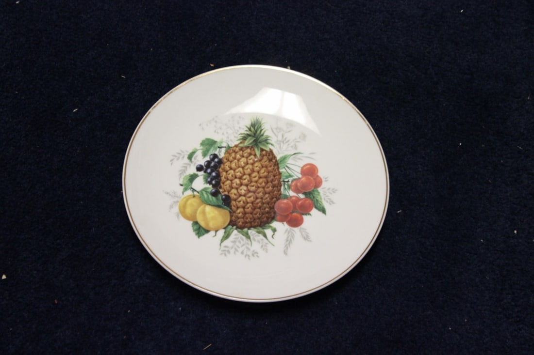 An E&R Golden Crown Germany Salad Plate: 7 3/4 inches in diameter