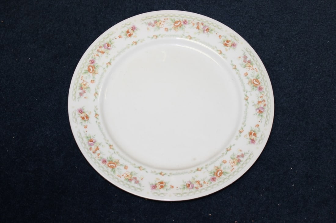 A Rare Chinese Rose Pattern Plate: Probably during the culture revolution era - 10 1/2 inches in diameter