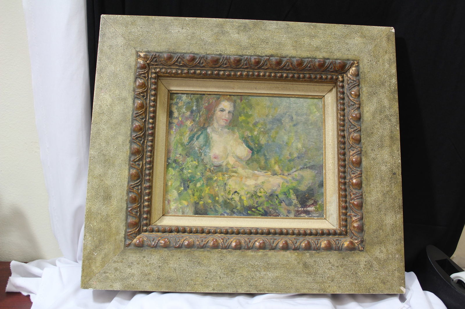An Oil on Board of a Nude Lady: unsigned- o verall= 18" x 16" - sight= 9" x 7 3/4"