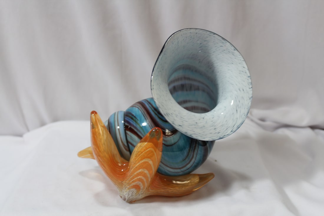An Artglass Conch Shell: 7 1/2" tall