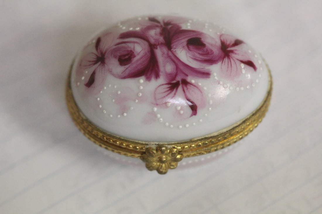 Egg Form Porcelain Trinket Box: floral - 2 inches in diameter