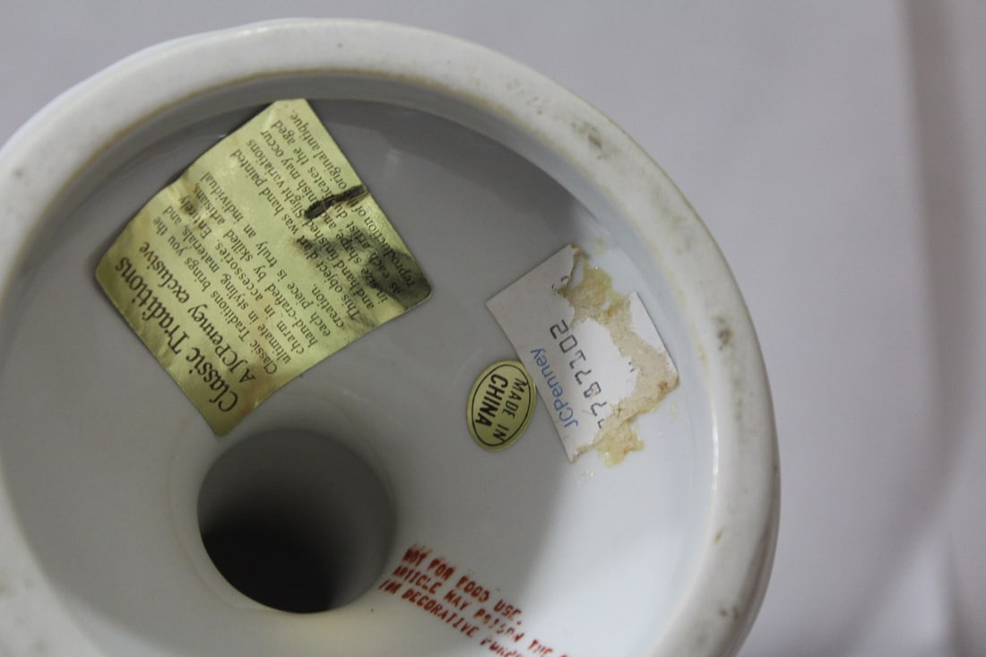 A Single Chinese Ceramic Candlestick - 7