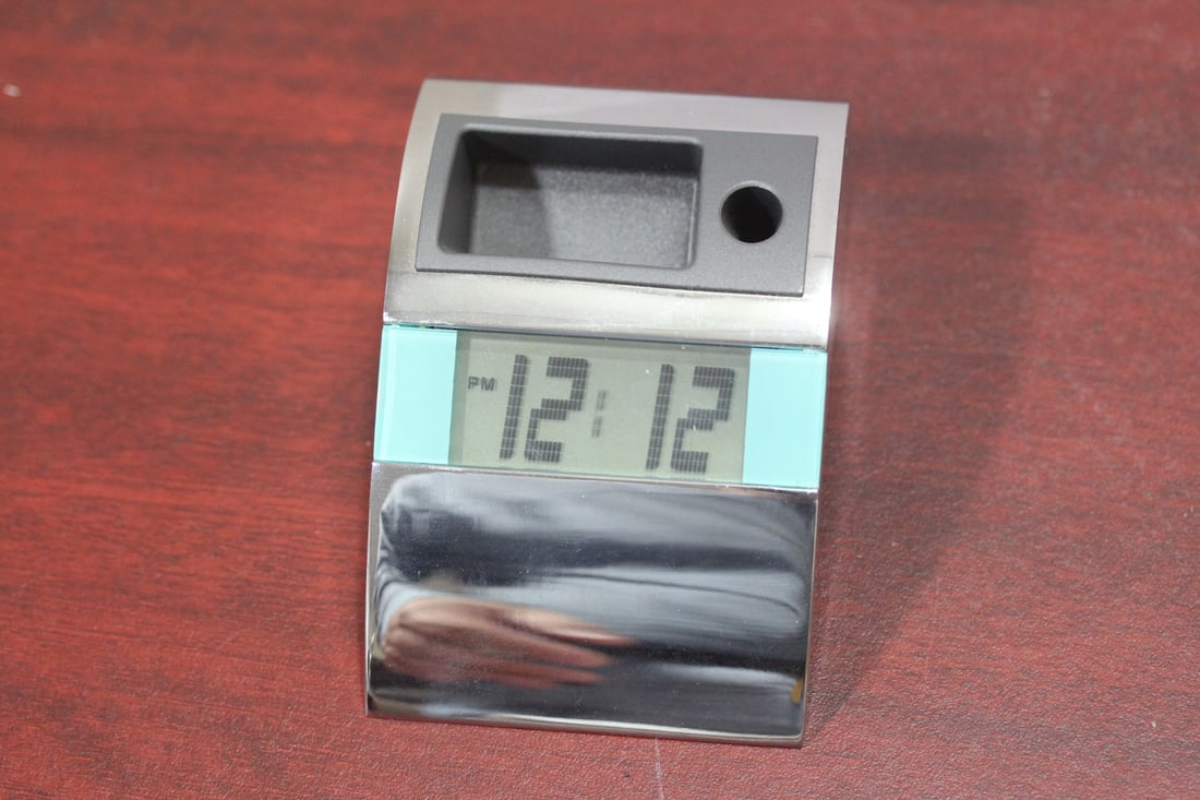 A Digital Desk Clock: working - 4 1/4" long