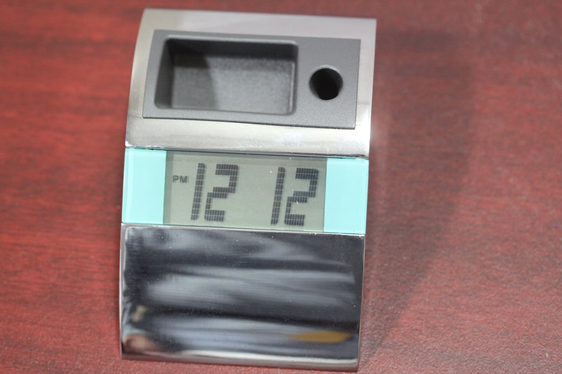 A Digital Desk Clock - 2